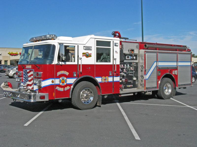 Engine 23
2001 Pierce 1250 Pump 1000 gallon tank